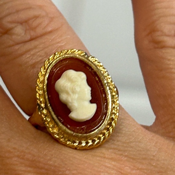 4/$100 cameo vintage 1980 Edwardian ring size 7 ❤️ - Picture 3 of 12